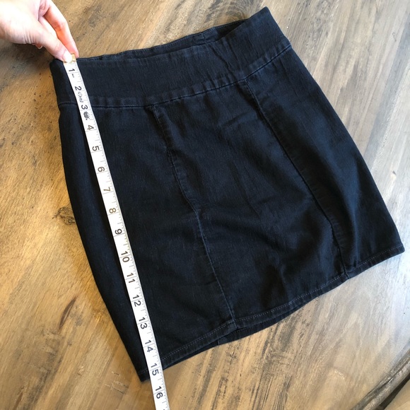 7 For All Mankind Soft Stretchy Skirt (XS) - Picture 6 of 8